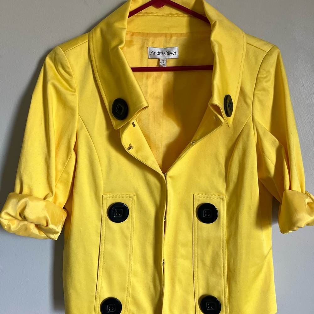 Andre Oliver Yellow Jacket Size 6
